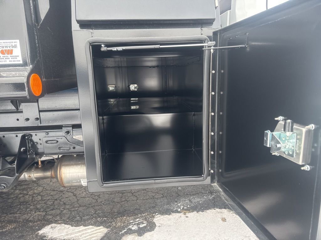 New 2024 RAM 5500 Tradesman AWD/4WD image 38