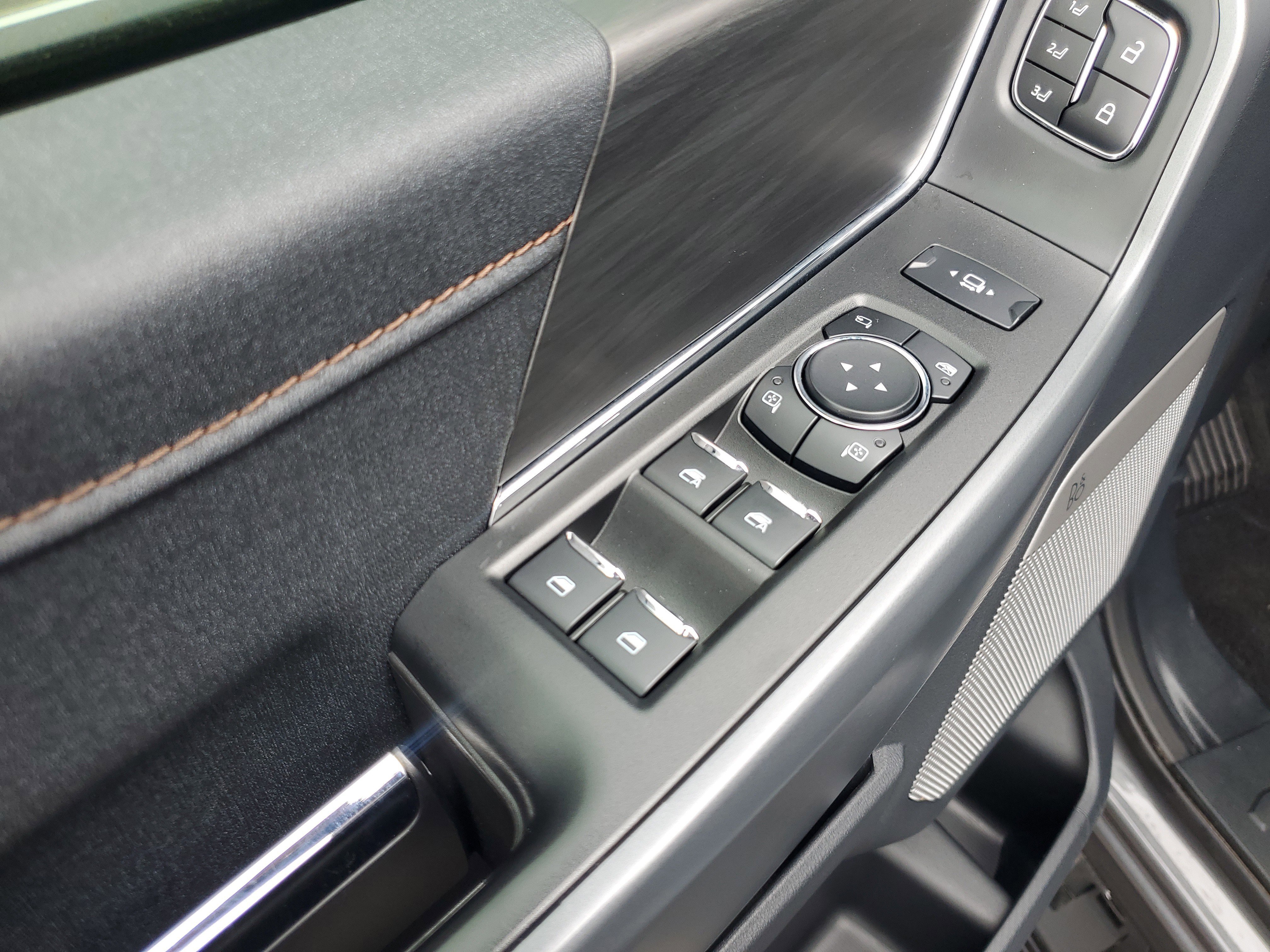 Used 2024 Ford F150 Lariat w/ FX4 Off-Road Package image 43