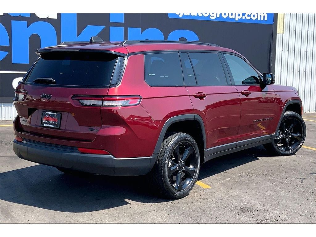 Used 2023 Jeep Grand Cherokee L Laredo AWD/4WD image 15