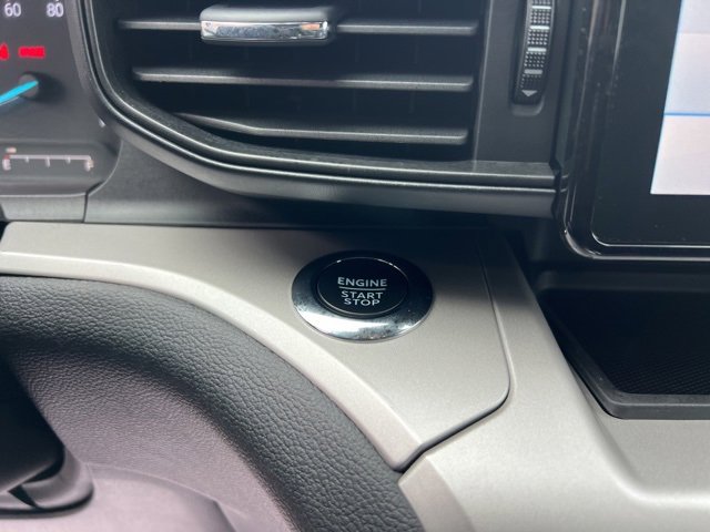 Used 2024 Ford Explorer XLT image 30