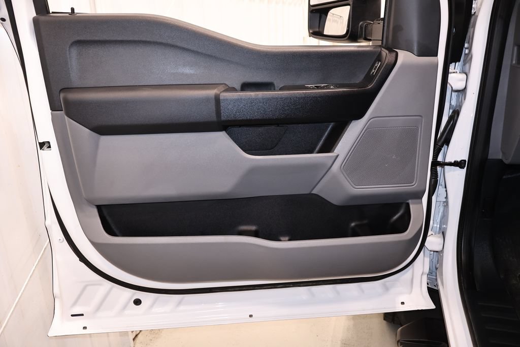 Certified 2025 Ford F550 4x4 Regular Cab Super Duty image 20