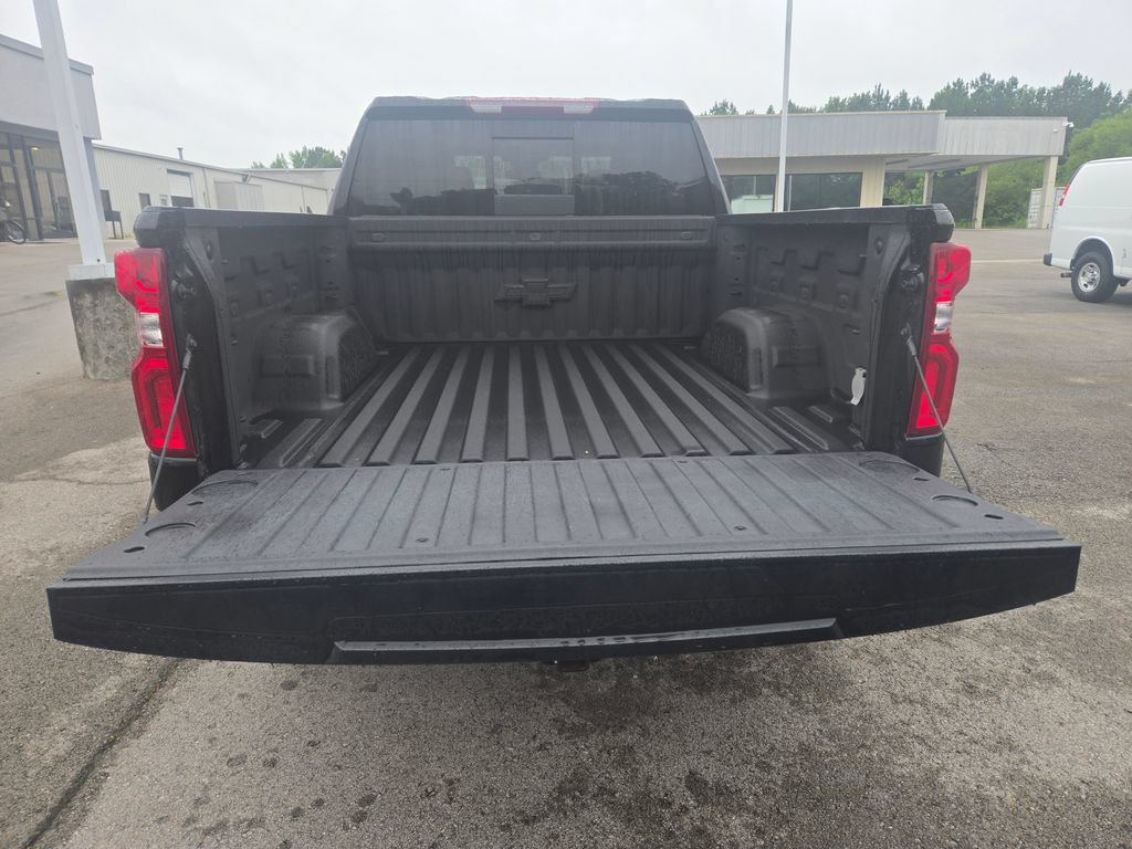 Used 2023 Chevrolet Silverado 1500 LT Trail Boss w/ LT Trail Boss Premium Package AWD/4WD image 5