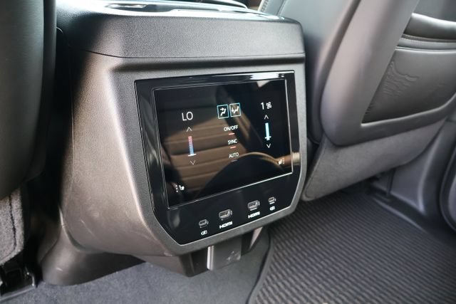 Used 2025 GMC Yukon XL Denali Ultimate AWD/4WD image 9