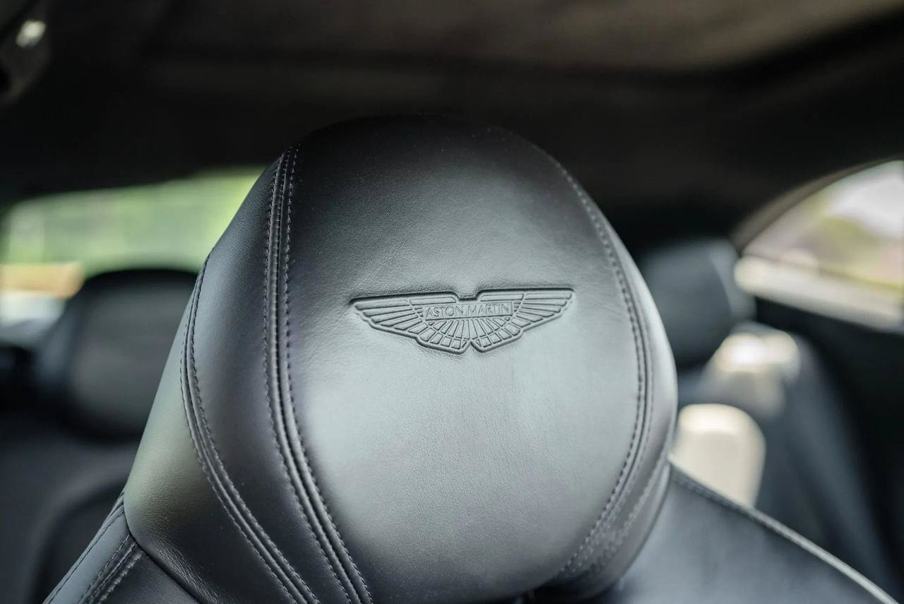 Used 2021 Aston Martin DBX AWD/4WD image 18