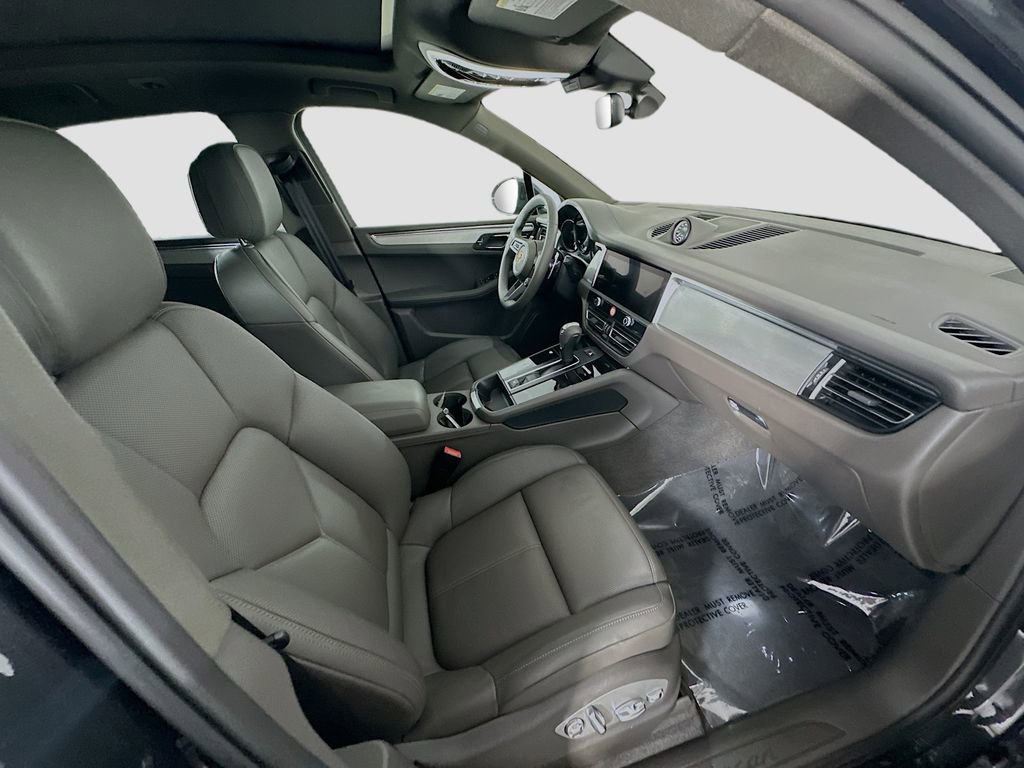 New 2026 Porsche Macan Turbo image 30