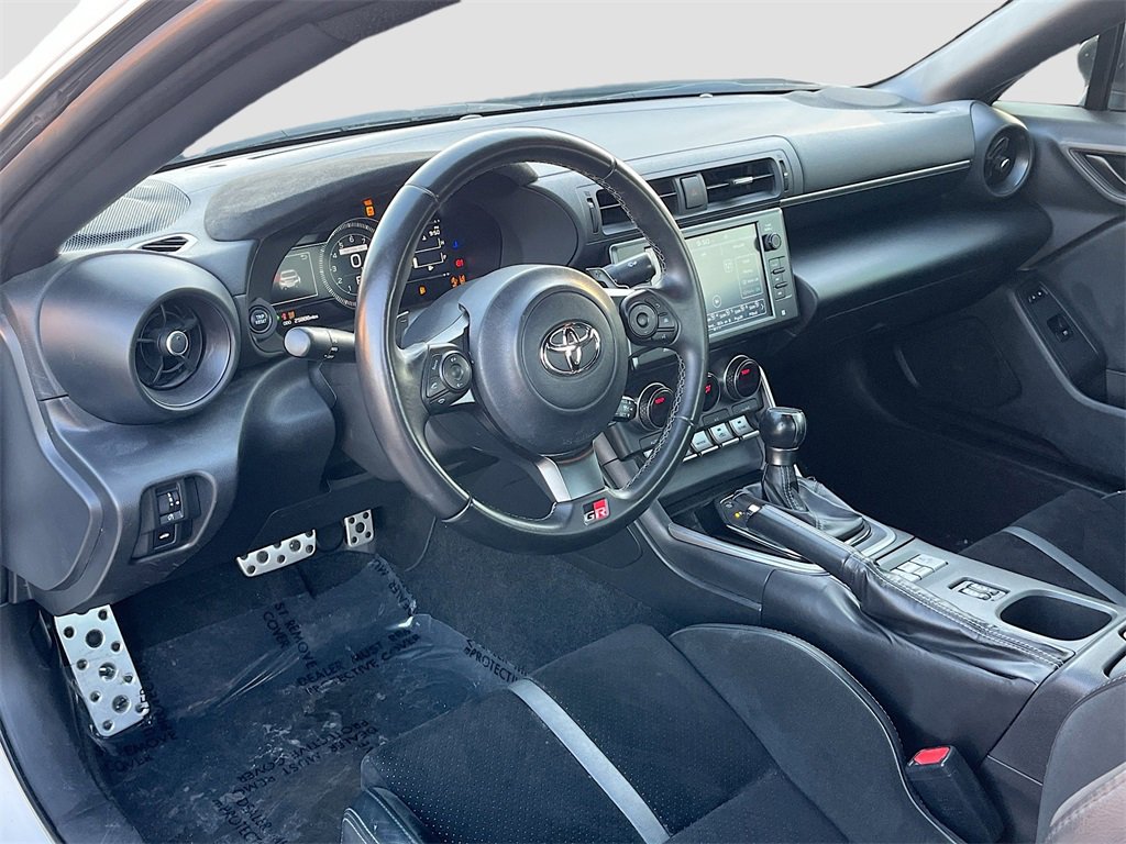 Used 2023 Toyota GR86 Premium w/ ALL Weather Mat Package (TMS) image 9