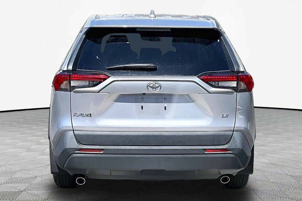 Used 2023 Toyota RAV4 LE FWD image 4