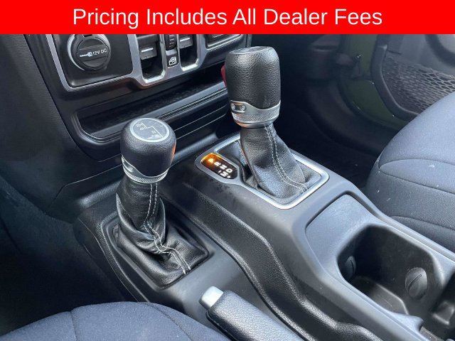 Used 2021 Jeep Wrangler Unlimited Sahara AWD/4WD image 35