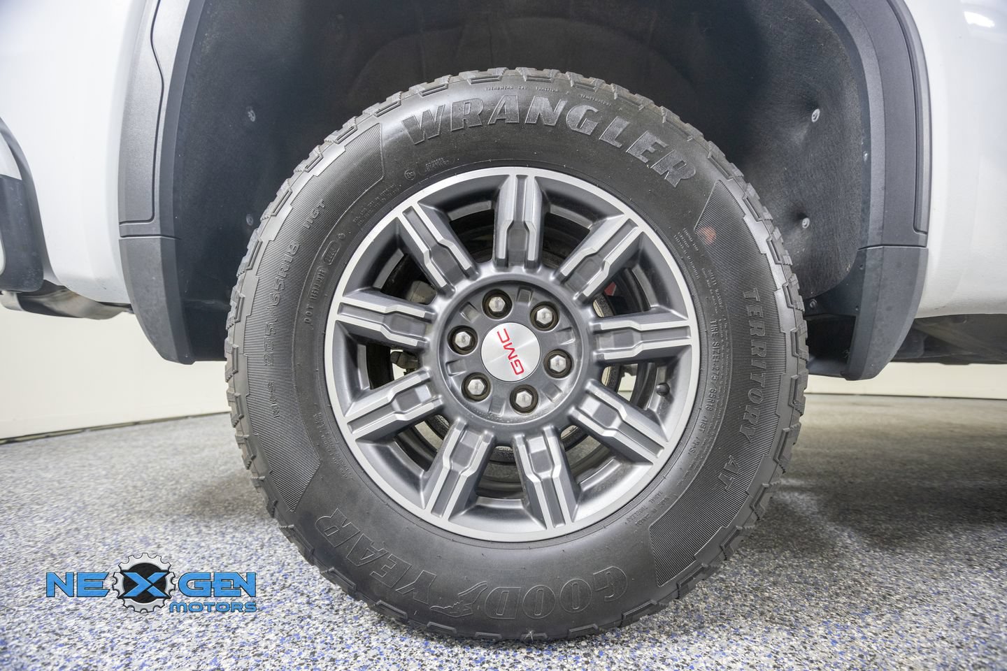 Used 2024 GMC Sierra 1500 AT4 w/ Technology Package AWD/4WD image 45