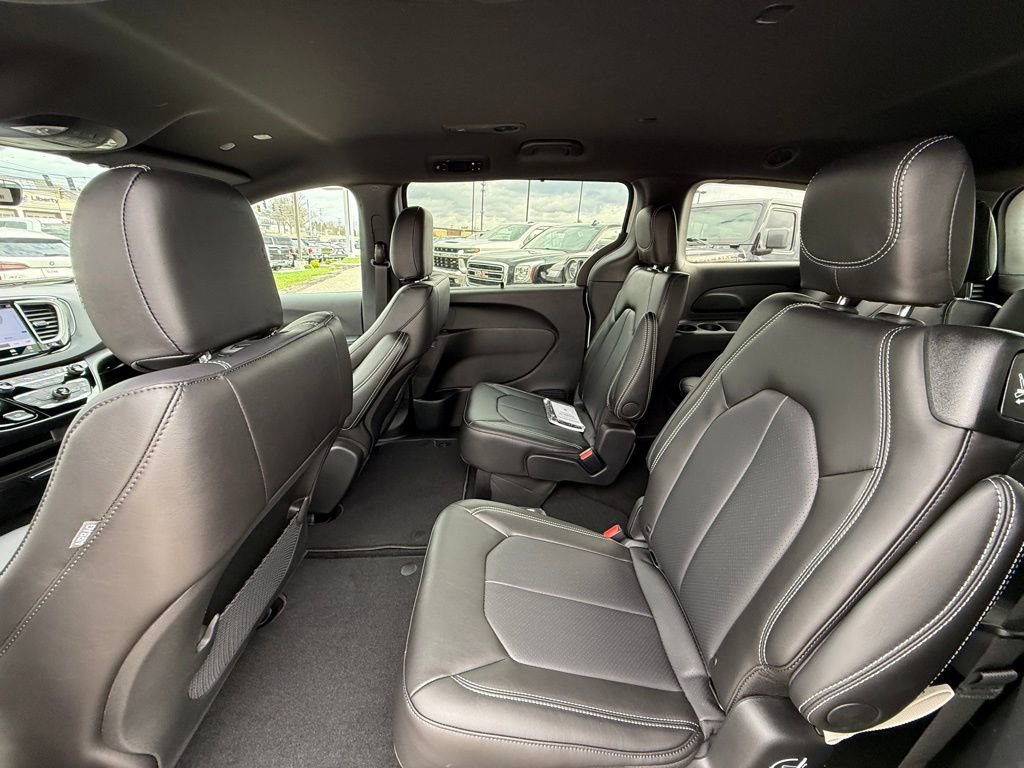 New 2026 Chrysler Voyager LX FWD image 24