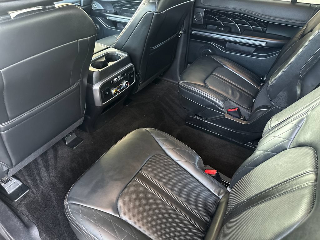 Used 2018 Ford Expedition Platinum RWD image 11