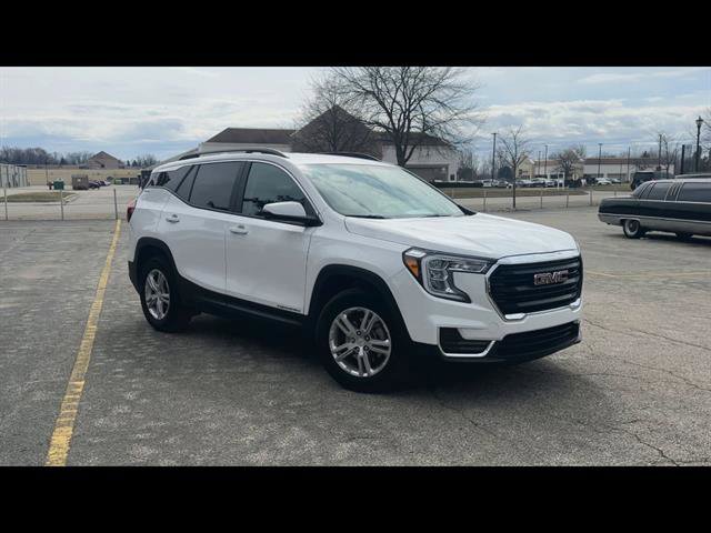 Used 2023 GMC Terrain SLE w/ Driver Convenience Package image 25