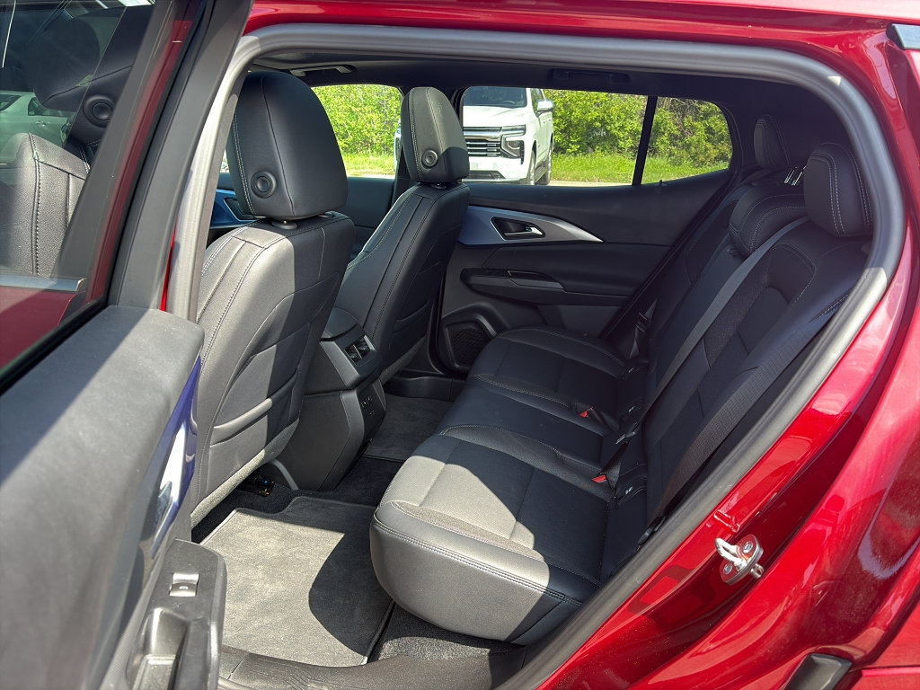 New 2025 Chevrolet Equinox EV LT w/ Convenience Package II AWD/4WD image 4