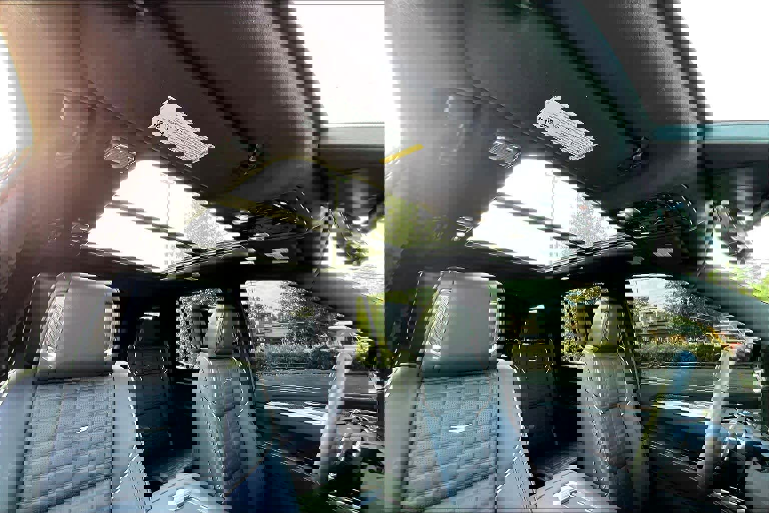 Used 2025 Cadillac Escalade V w/ LPO, ONYX Package image 13