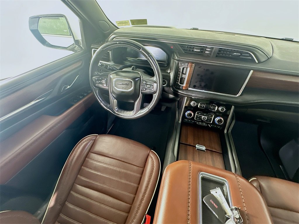Used 2023 GMC Yukon Denali Ultimate image 9