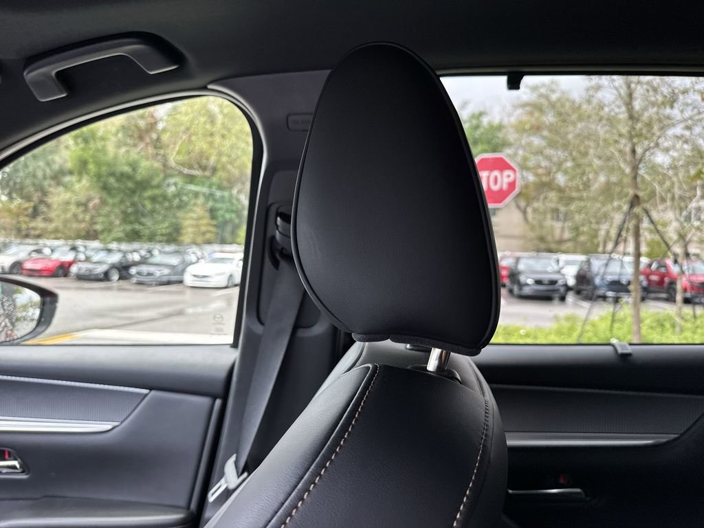 Certified 2025 MAZDA CX-70 3.3 Turbo w/ Premium Plus Pkg image 17