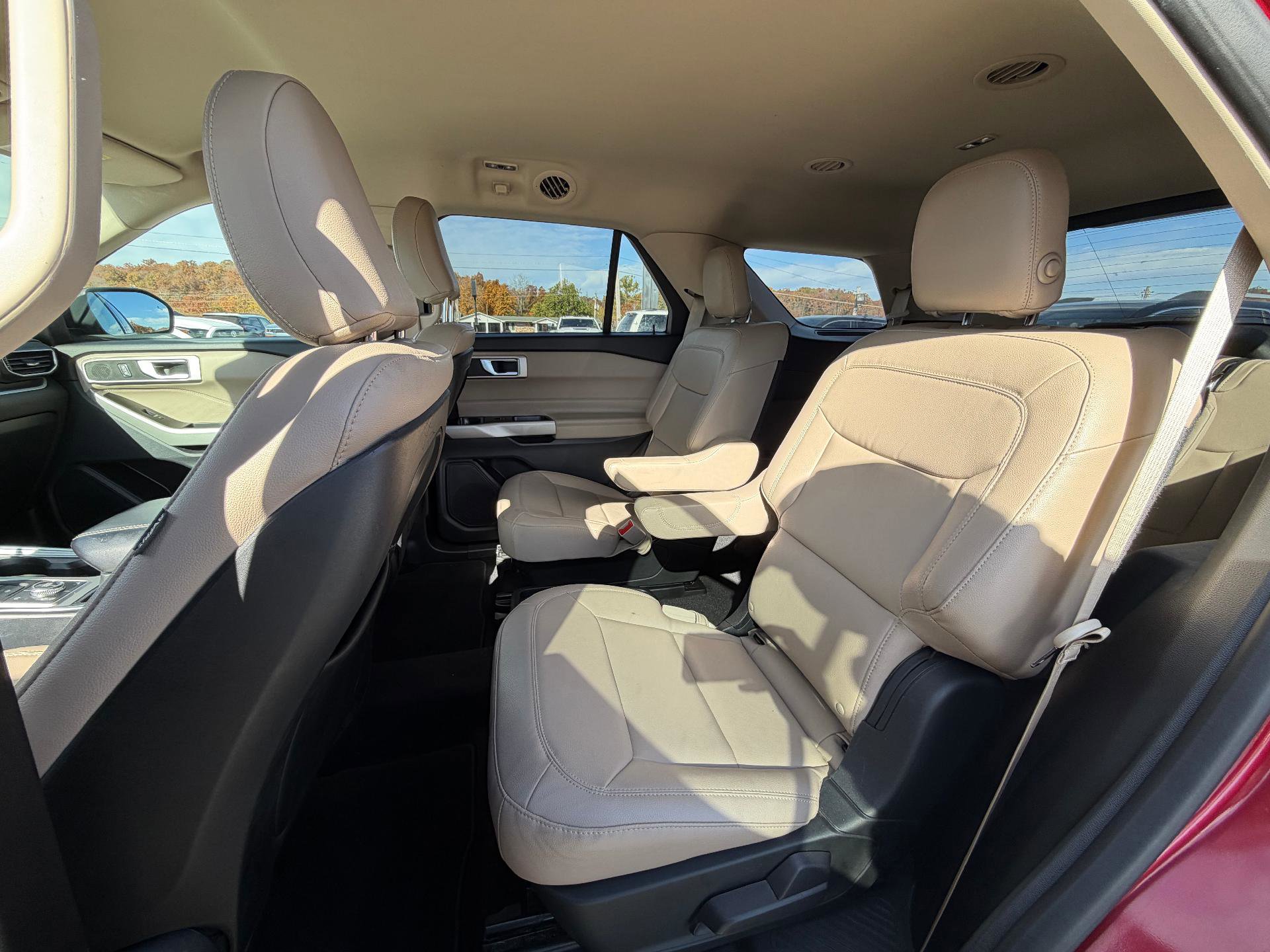 Used 2020 Ford Explorer XLT w/ Equipment Group 202A image 12