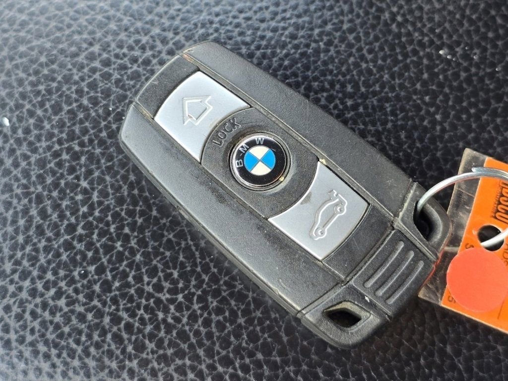 Used 2011 BMW 328i Convertible RWD image 30