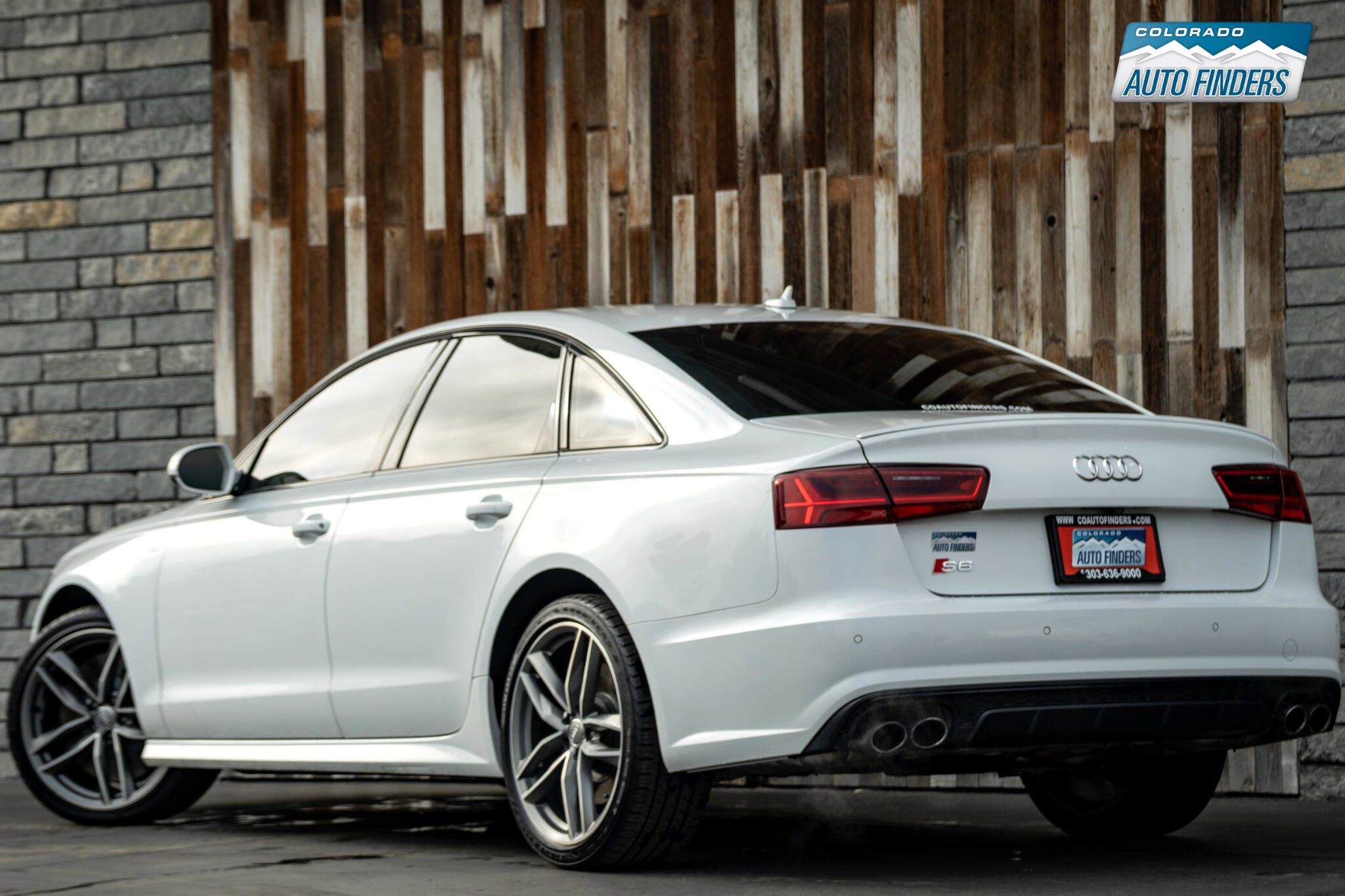 Used 2018 Audi S6 Prestige w/ Prestige Package image 3