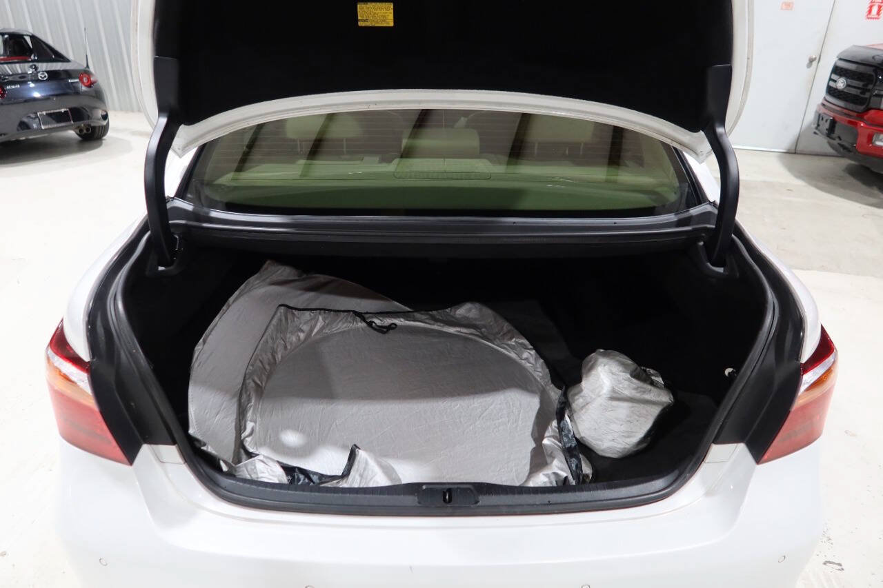Used 2012 Lexus LS 460 w/ Comfort Pkg RWD image 26