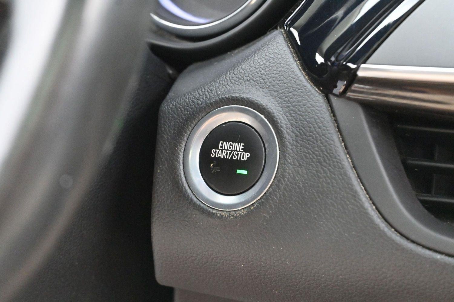 Used 2019 Buick Envision Essence FWD image 23