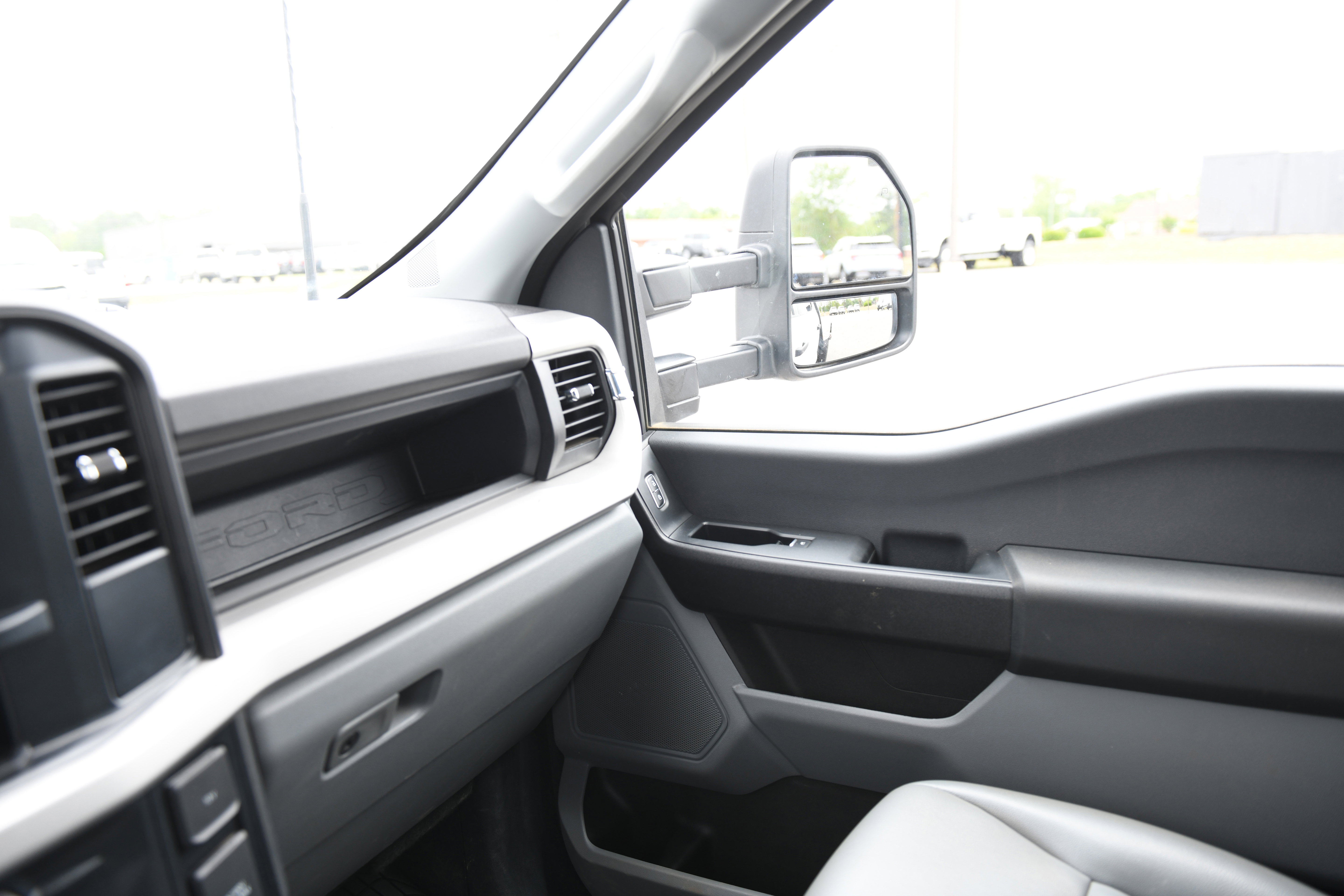 Used 2024 Ford F350 XL w/ XL Chrome Package image 23