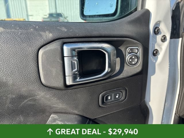 Used 2023 Jeep Wrangler Unlimited Sahara AWD/4WD image 31