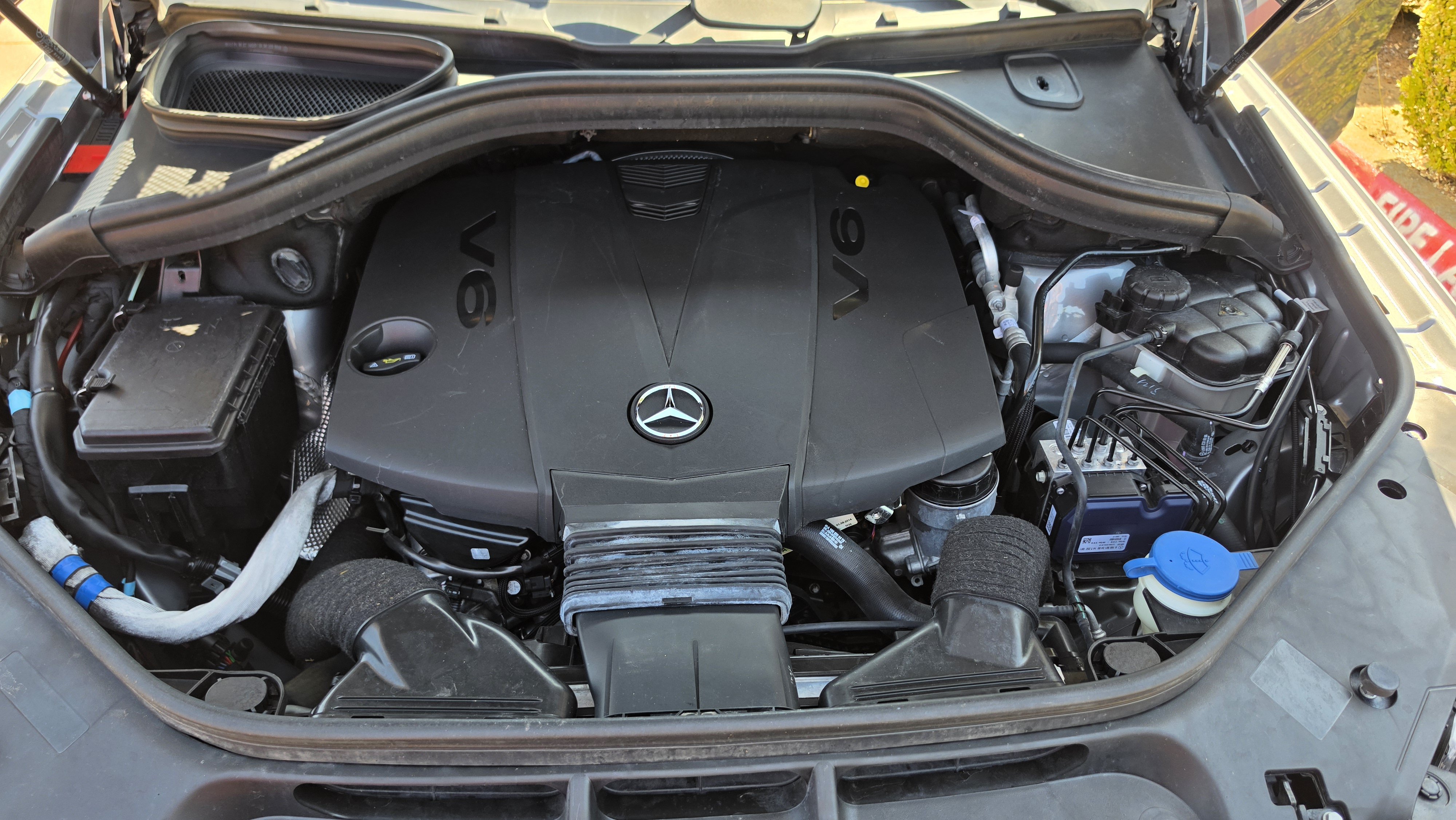 Used 2015 Mercedes-Benz GL 320 BlueTEC 4MATIC w/ Premium I Package image 18