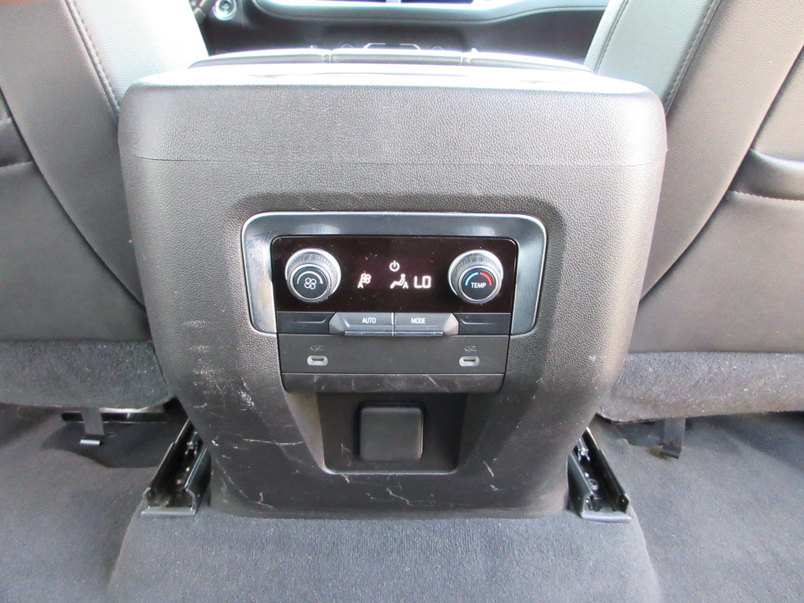 Used 2021 Chevrolet Suburban Z71 AWD/4WD image 24