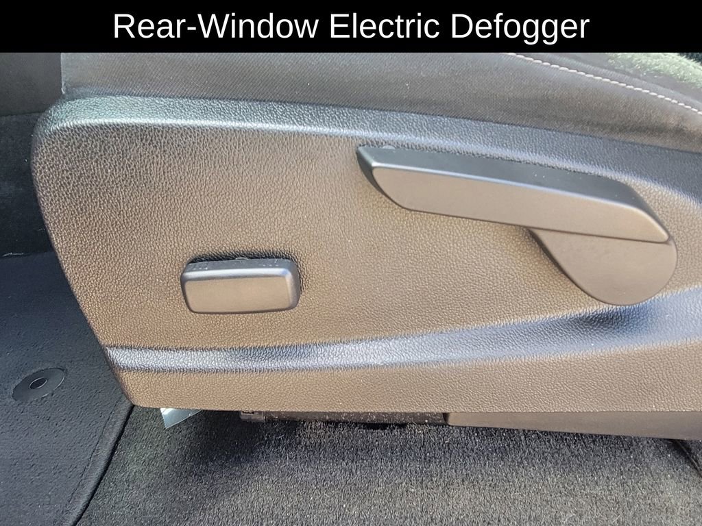 Used 2016 Chevrolet Colorado LT w/ LT Convenience Package image 16