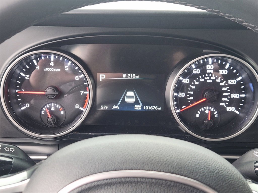 Used 2022 Kia Carnival LX image 11