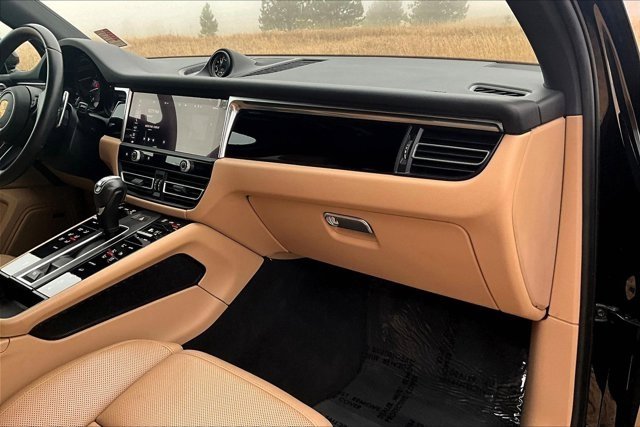 Used 2022 Porsche Macan image 26