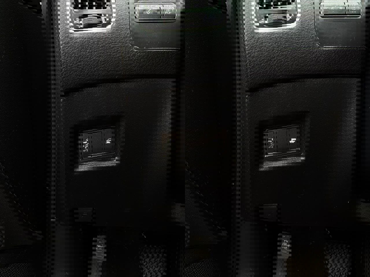 Used 2016 INFINITI Q50 3.0t Premium w/ 3.0T Premium Plus Package RWD image 23