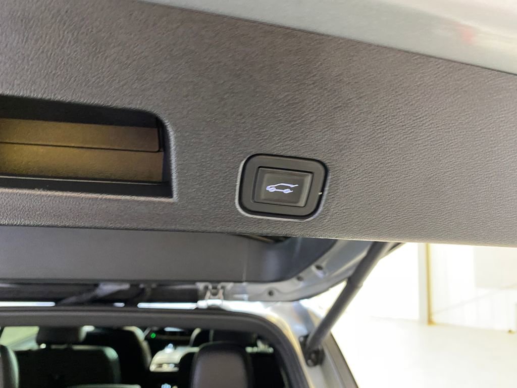 Used 2025 Buick Enclave Preferred FWD image 32