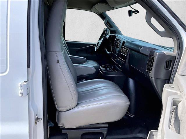 Used 2020 GMC Savana 2500 Extended w/ Driver Convenience Package RWD image 9