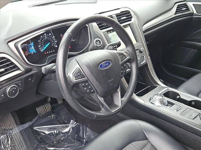 Used 2017 Ford Fusion SE w/ Equipment Group 201A image 10