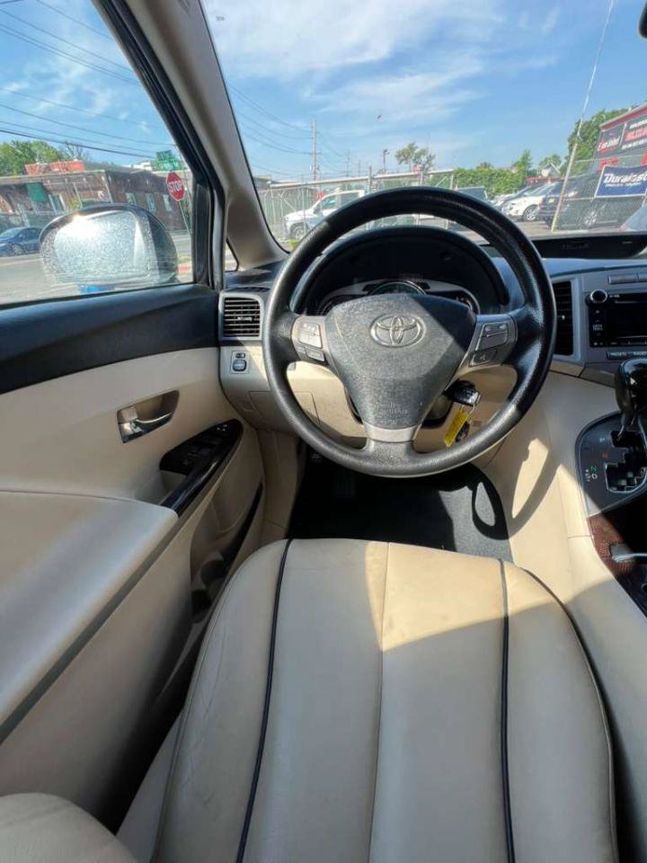 Used 2010 Toyota Venza AWD image 22