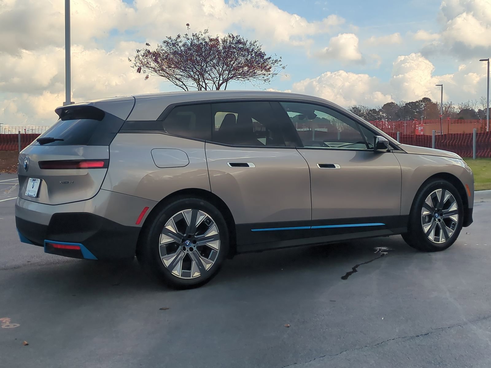 Certified 2023 BMW iX xDrive50 w/ Premium Package image 10