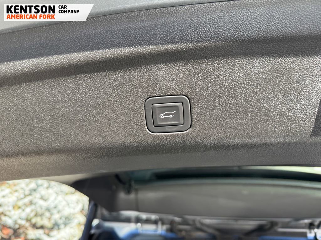 Used 2025 GMC Yukon XL Denali image 39