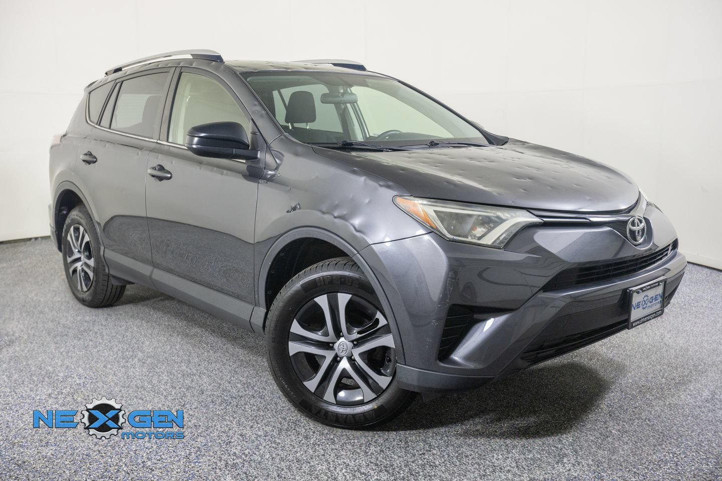 Used 2016 Toyota RAV4 LE FWD image 1