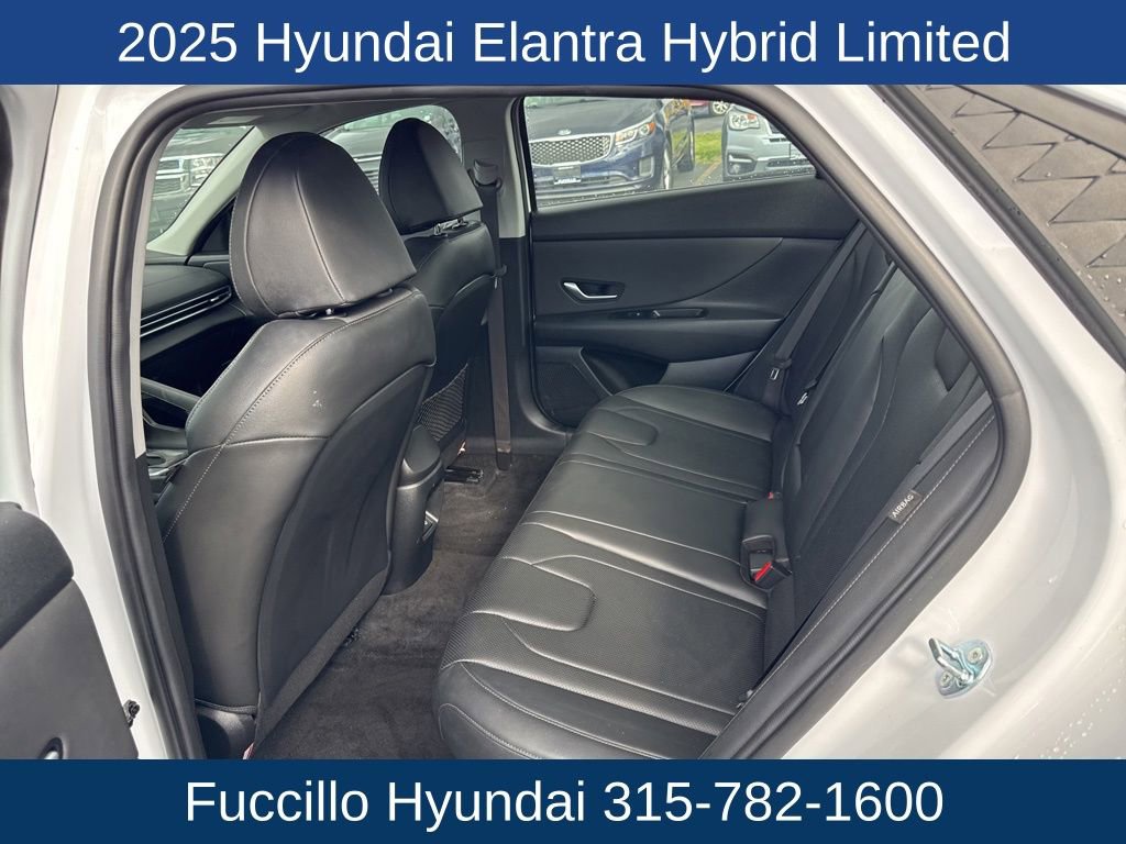Used 2025 Hyundai Elantra Limited image 26