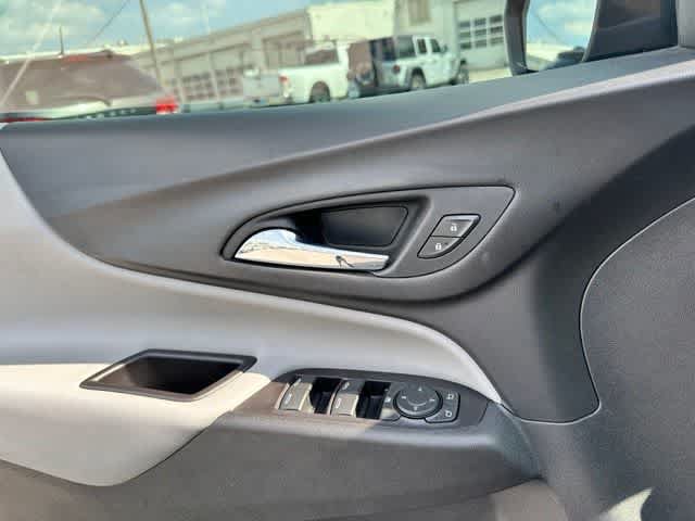 Used 2021 Chevrolet Equinox LS w/ LS Convenience Package FWD image 11