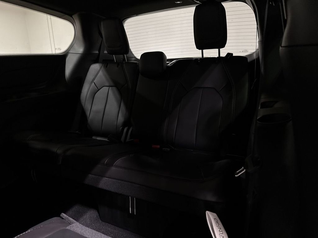 New 2026 Chrysler Pacifica Select w/ S Appearance Package image 27