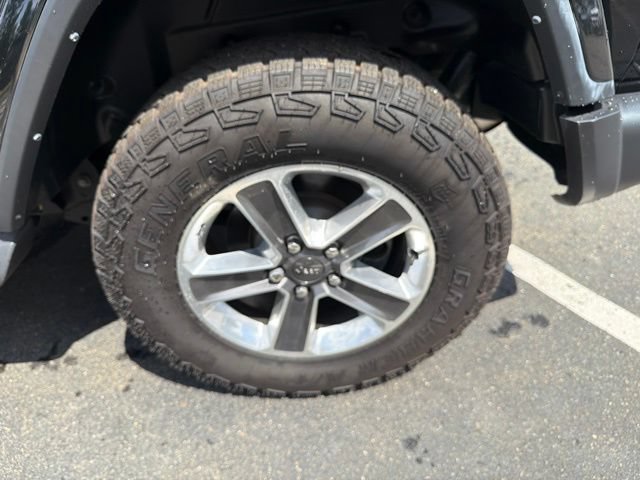 Used 2022 Jeep Wrangler Unlimited Sahara AWD/4WD image 34