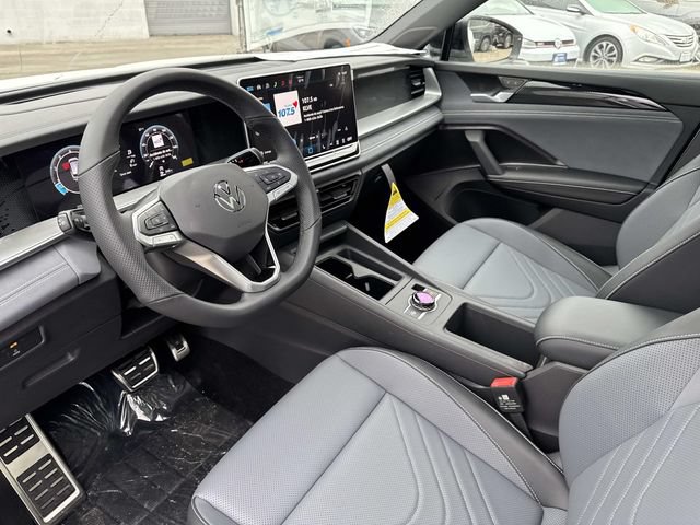 New 2026 Volkswagen Tiguan SE R-Line FWD image 10
