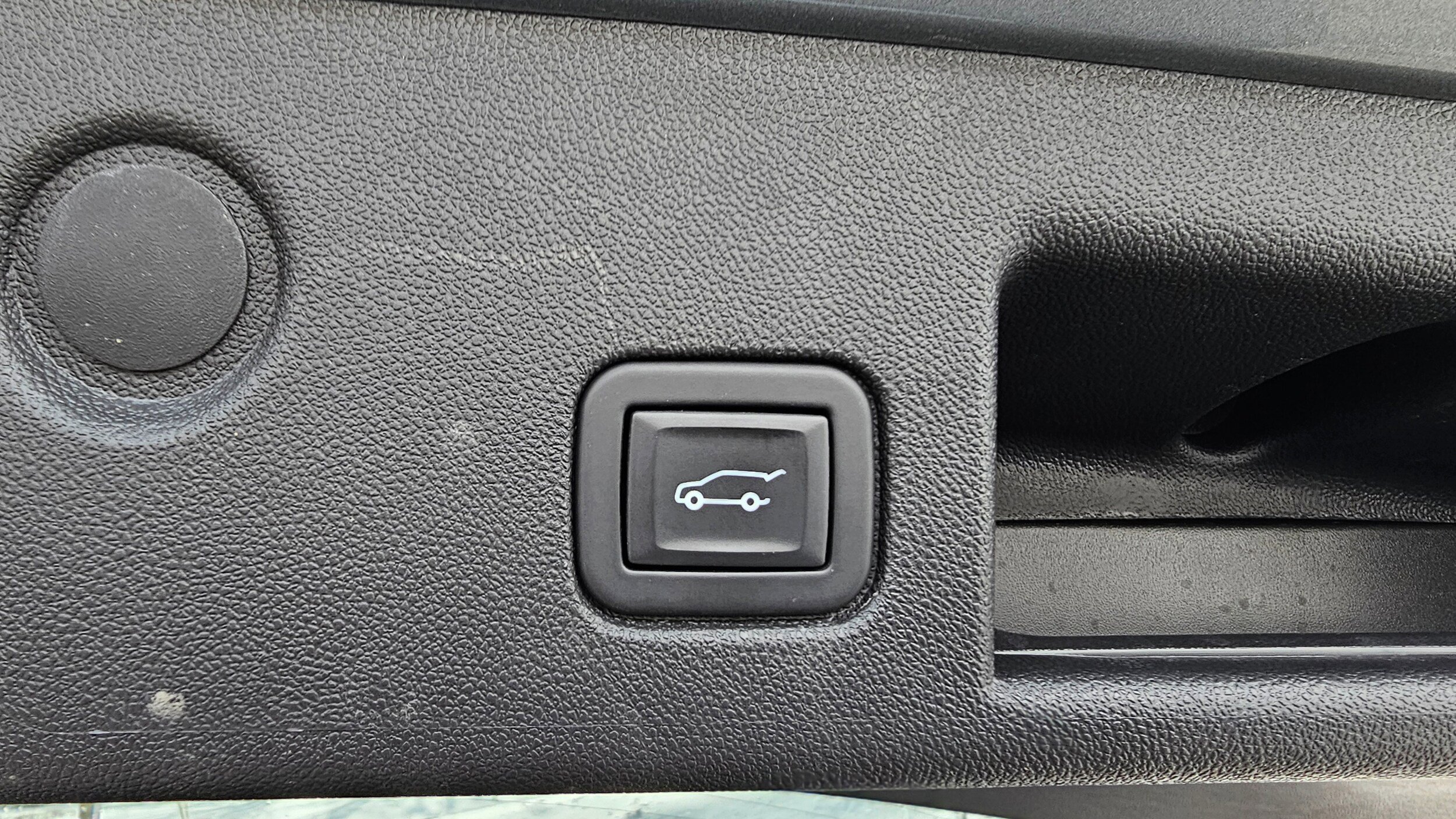 Used 2023 Chevrolet Equinox LT w/ Driver Convenience Package image 17