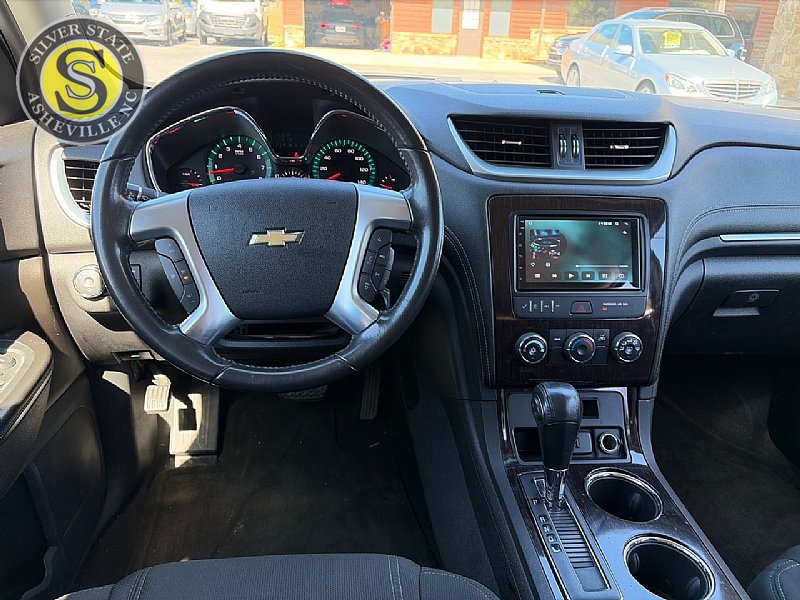 Used 2017 Chevrolet Traverse LT FWD image 30