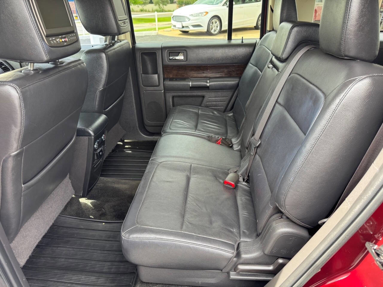 Used 2017 Ford Flex Limited w/ Equipment Group 301A FWD image 18