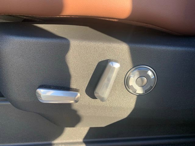 New 2026 Lincoln Navigator Reserve image 16