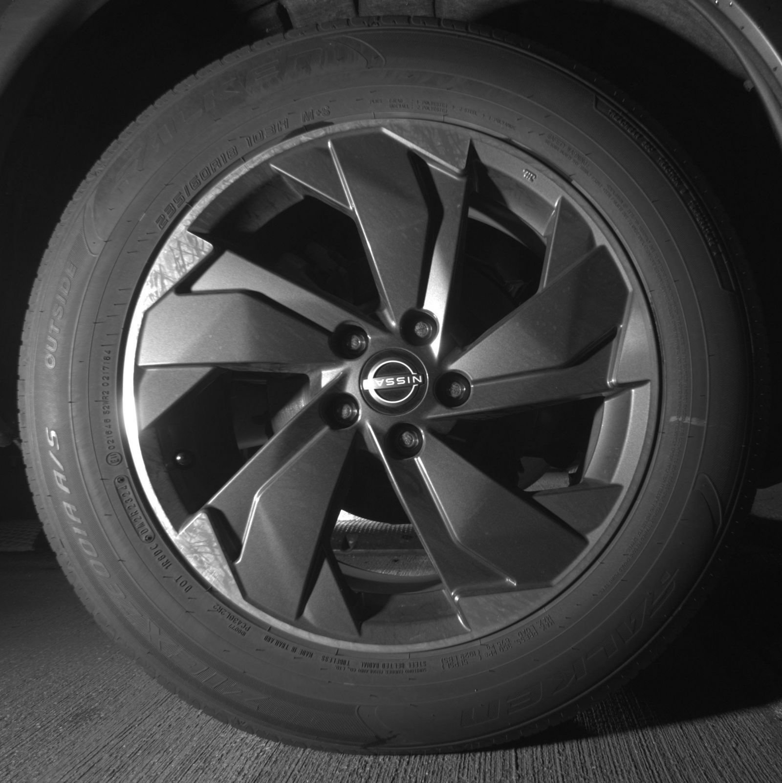 Used 2025 Nissan Rogue SV FWD image 18